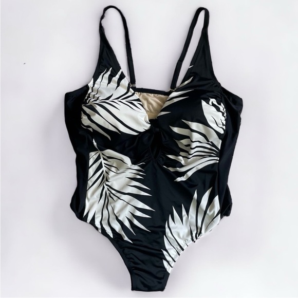 Kona Sol Plus Size Swimsuit Size 26W Black White Tropical Palm Leaf Print - Picture 9 of 12